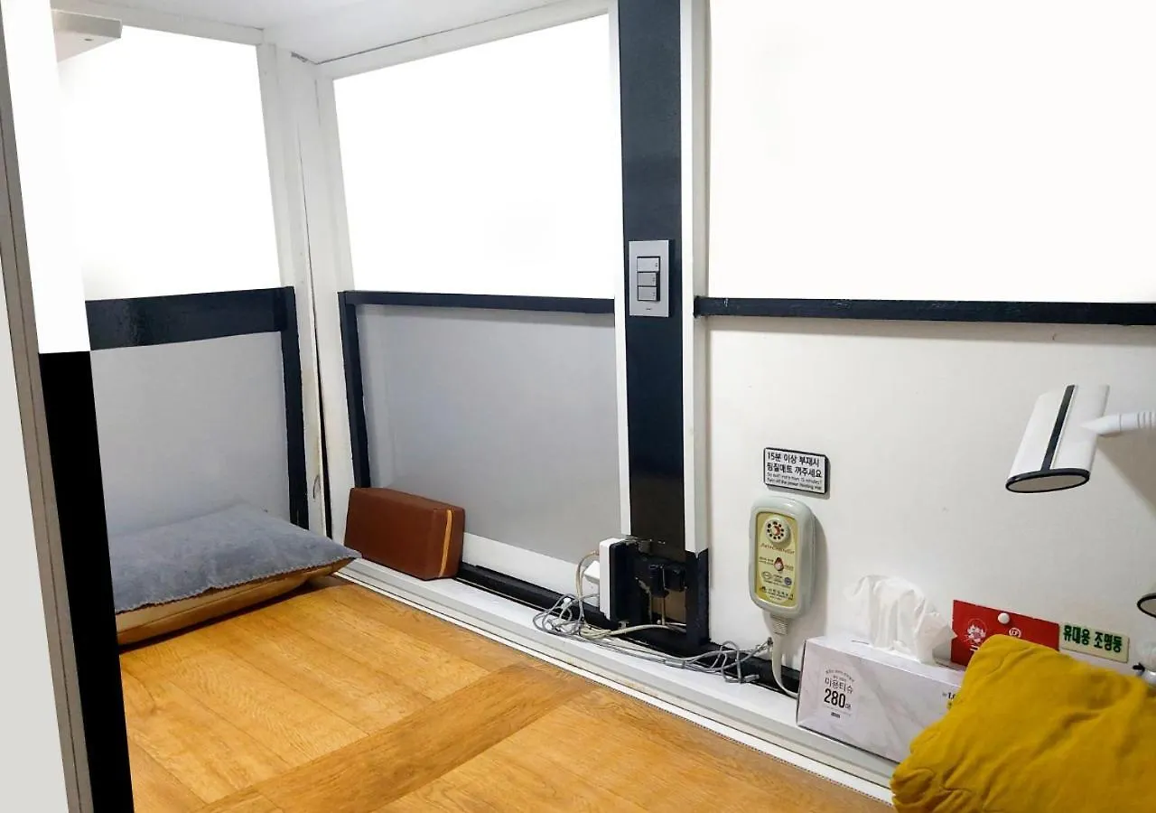 Capsule hotel Dormitory Type A Multi Room Guest House Motel Hotel Incheon South Korea